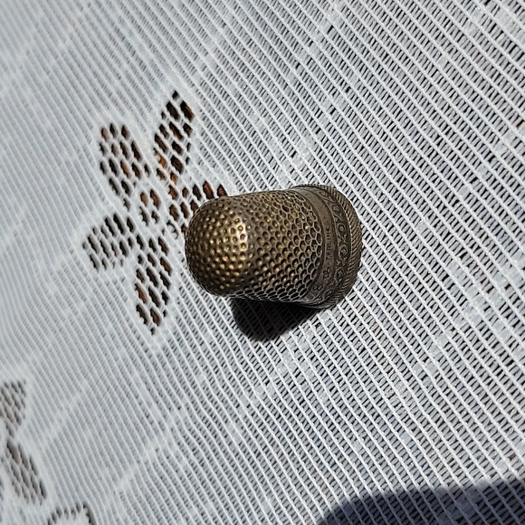 Antique Sterling Thimble - Picture 5 of 5